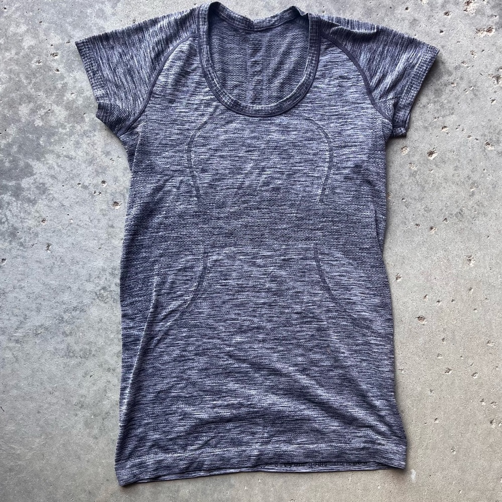 lululemon short sleeve shirt size 6